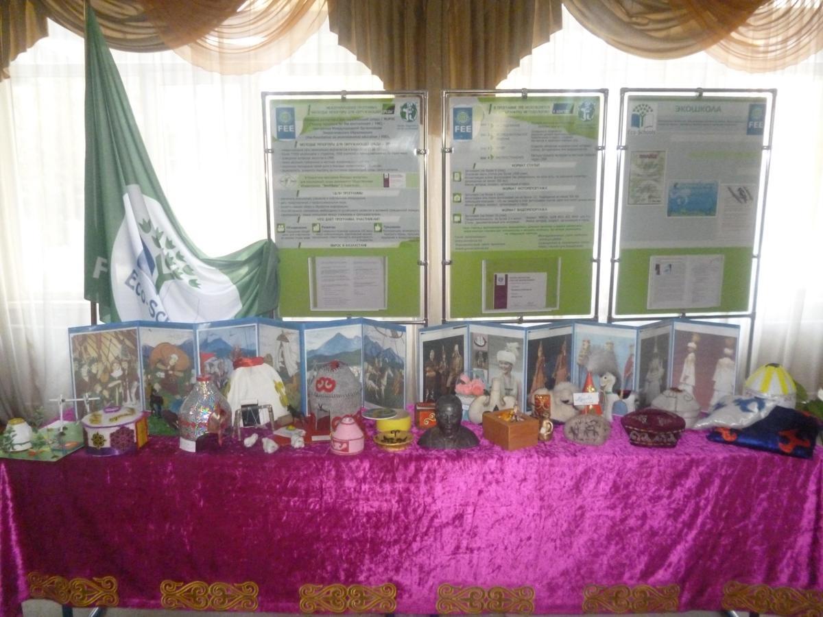Организована выставка творческих поделок учащихся  5-11 классов «Светлый праздник Наурыз»