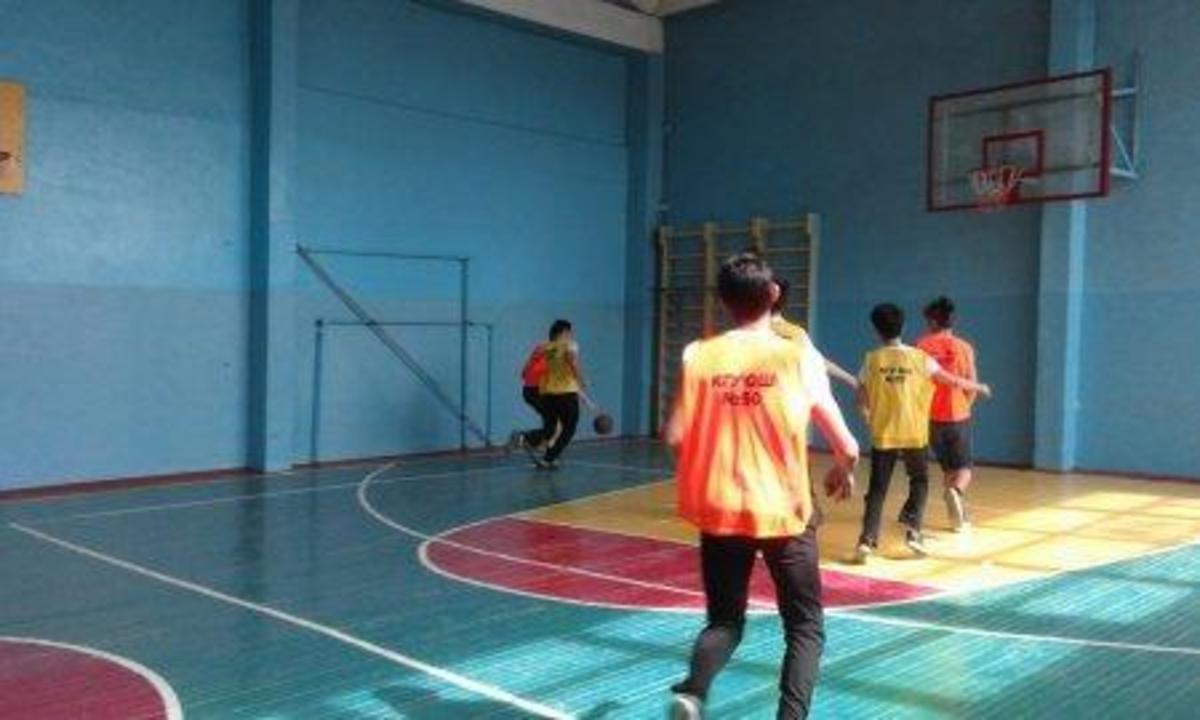 Соревнования по баскетболу между учащимися 9-11 классов