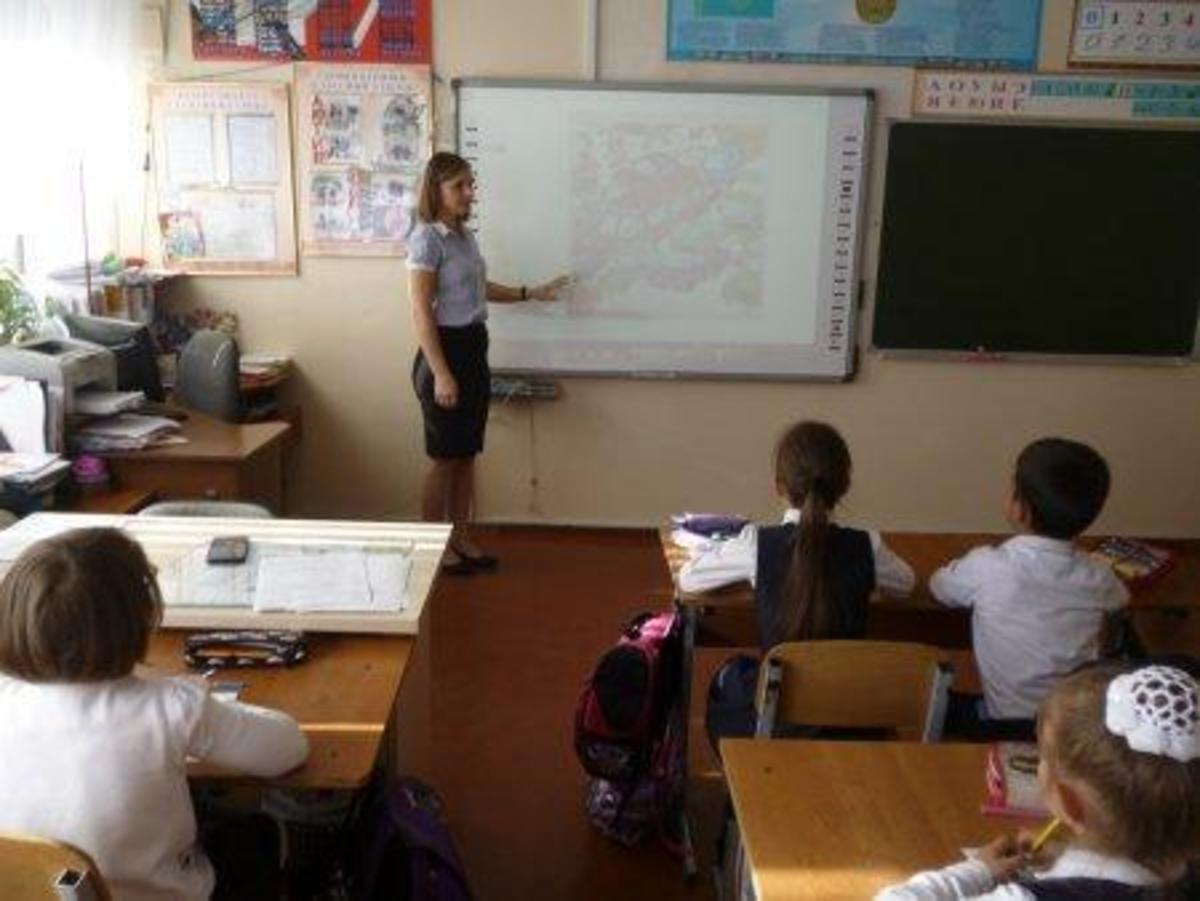 Классный час «Путешествие в страну дорожных знаков»