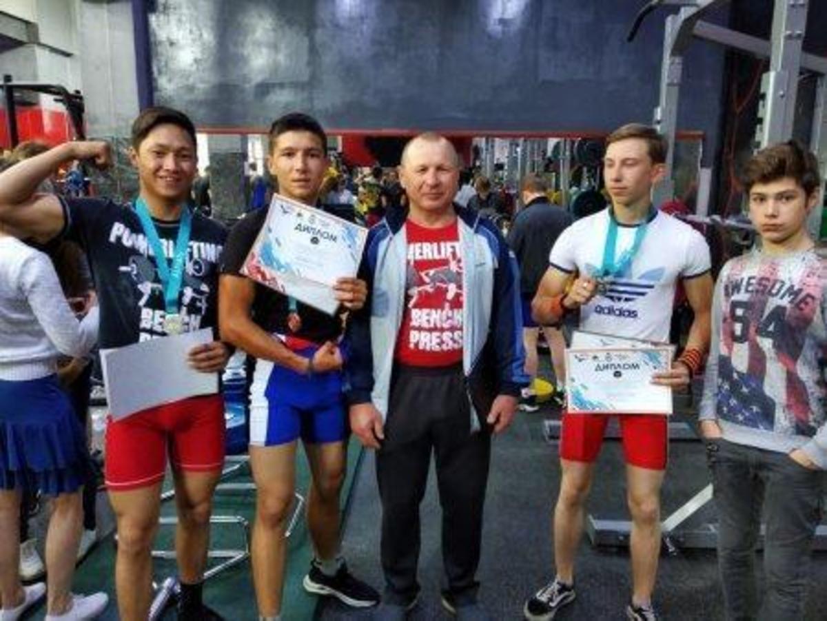 Чемпионат по пауэрлифтину