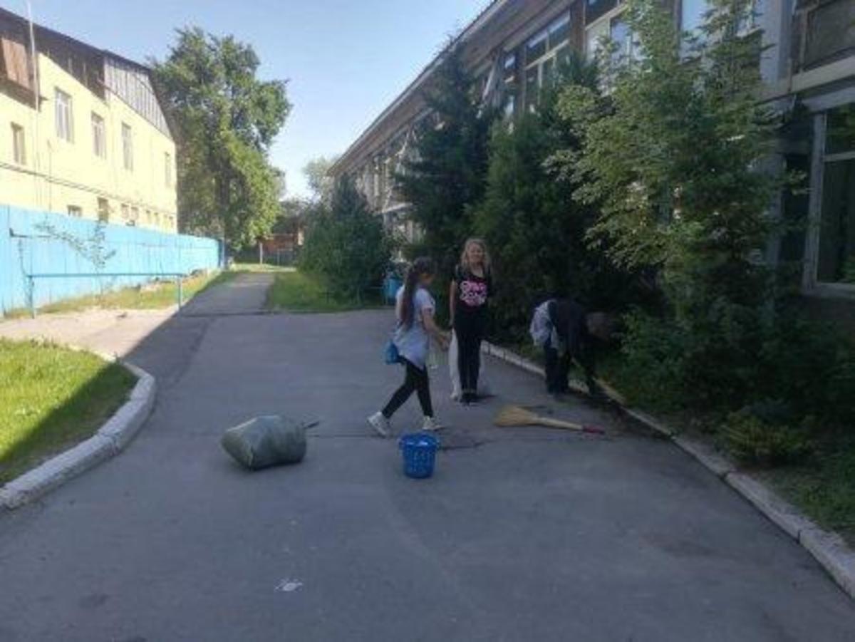 Трудовой десант под лозунгом "Начни с себя"