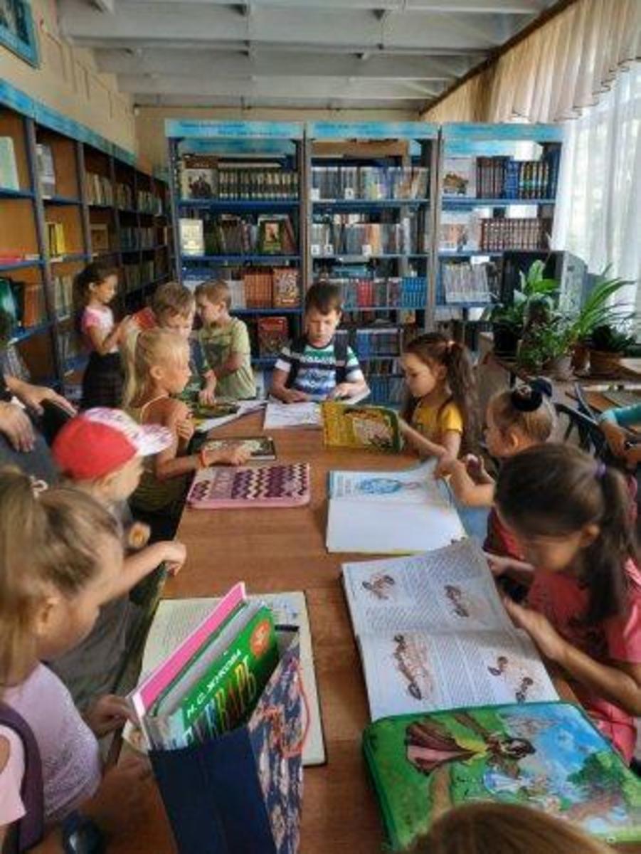 Познавательный урок  "Книга - источник знаний"