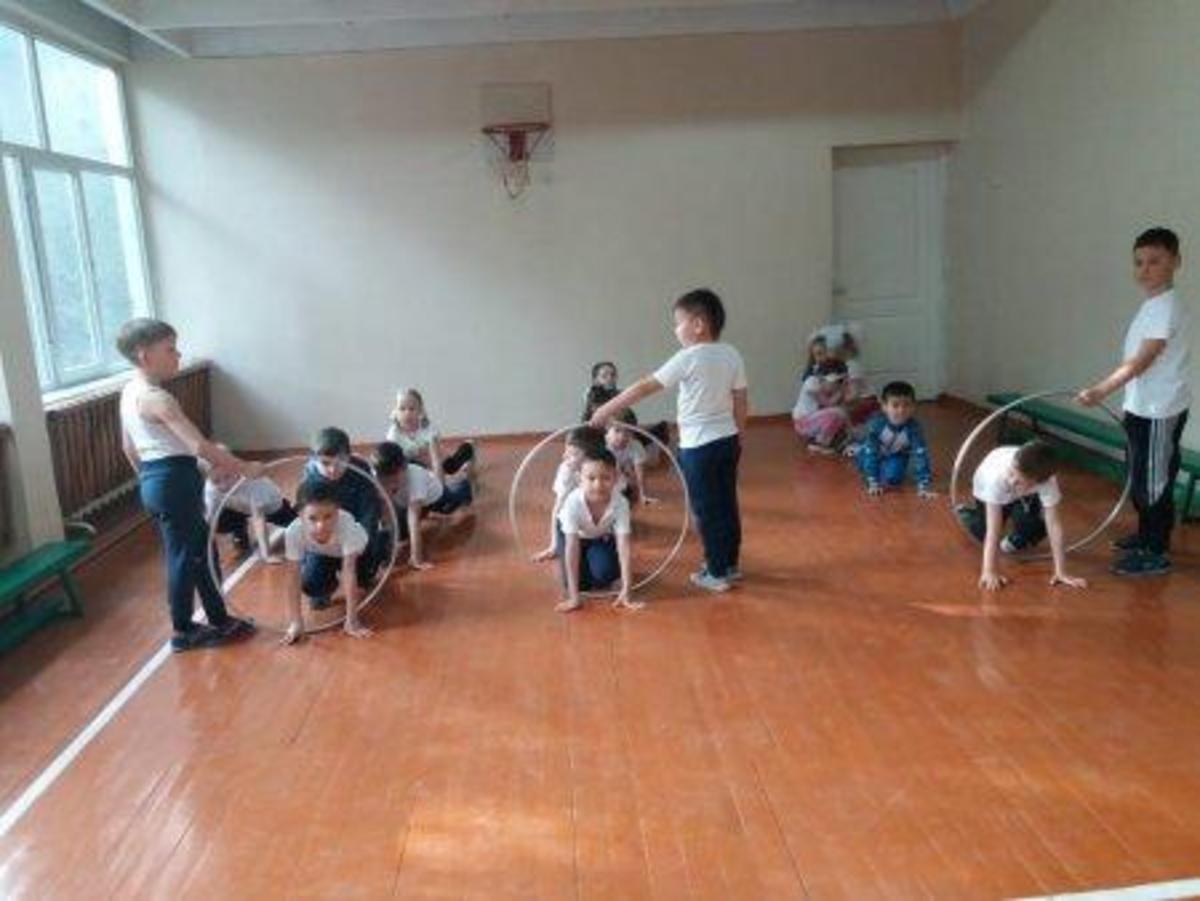 C учащимися 1-2 классов проведены «Весёлые старты»