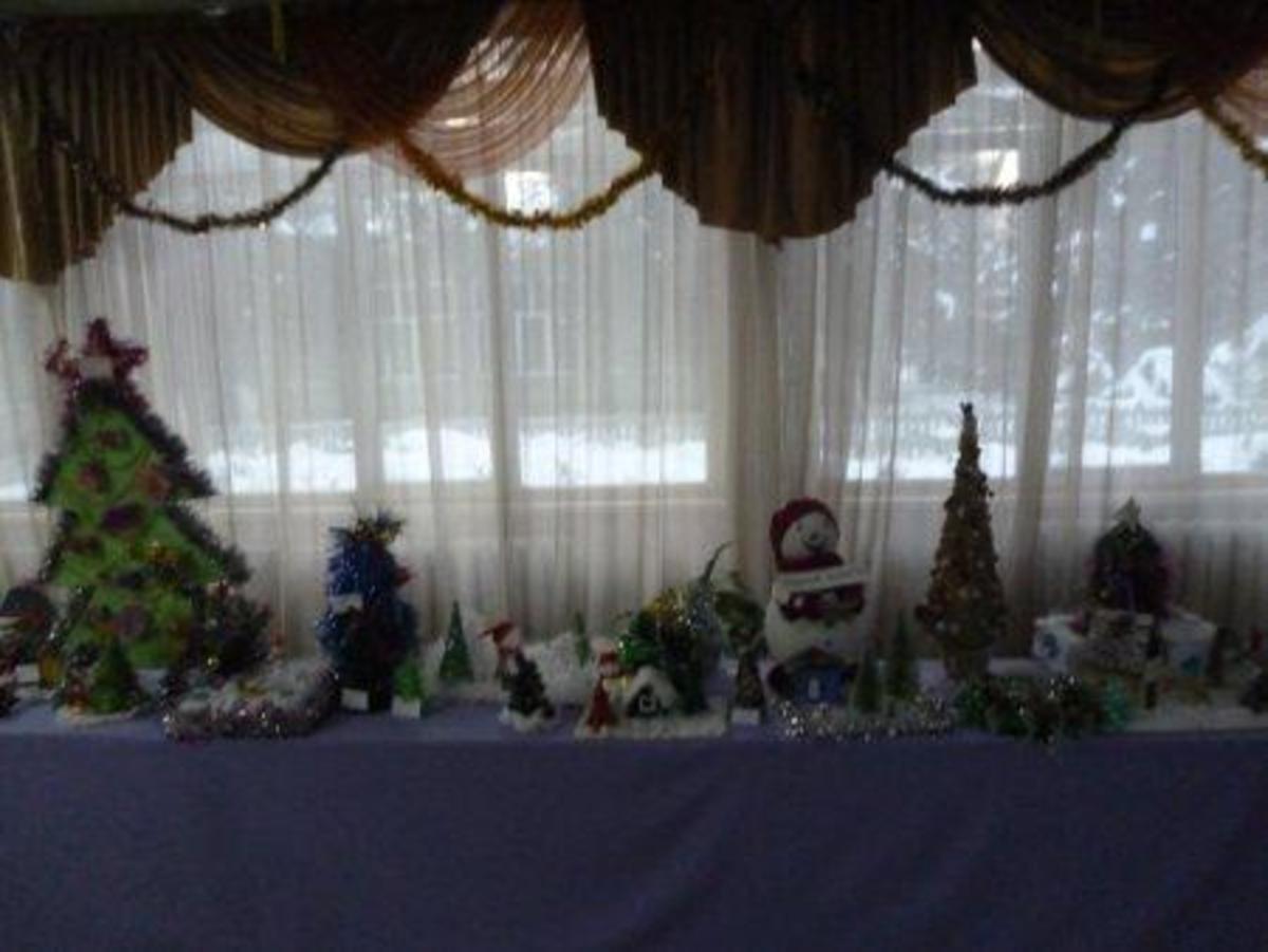 Оформлена выставка творческих работ учащихся