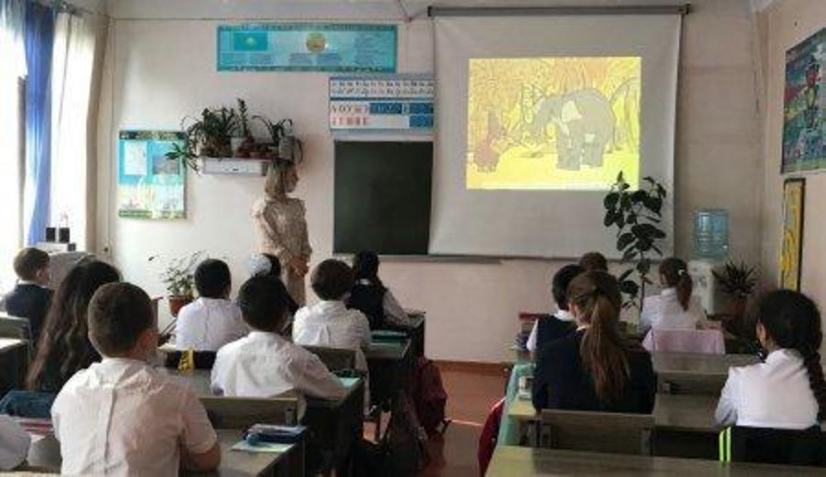 Приняли активное участие в конкурсе творческих работ, посвященном Дню Матери. Классные руководители : Клинник К. В., Рябова Н. Н.