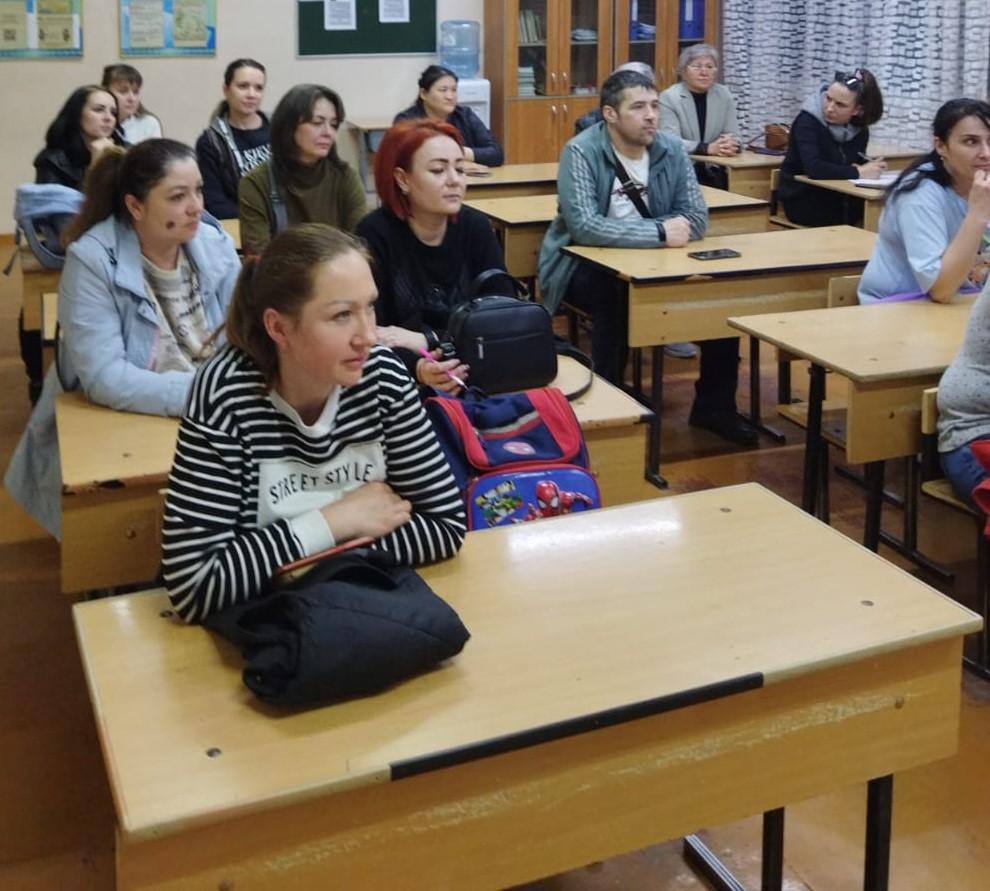 Ата-аналарға  педагогикалық қолдау көрсету орталығы. Центр педагогической поддержки родителей.