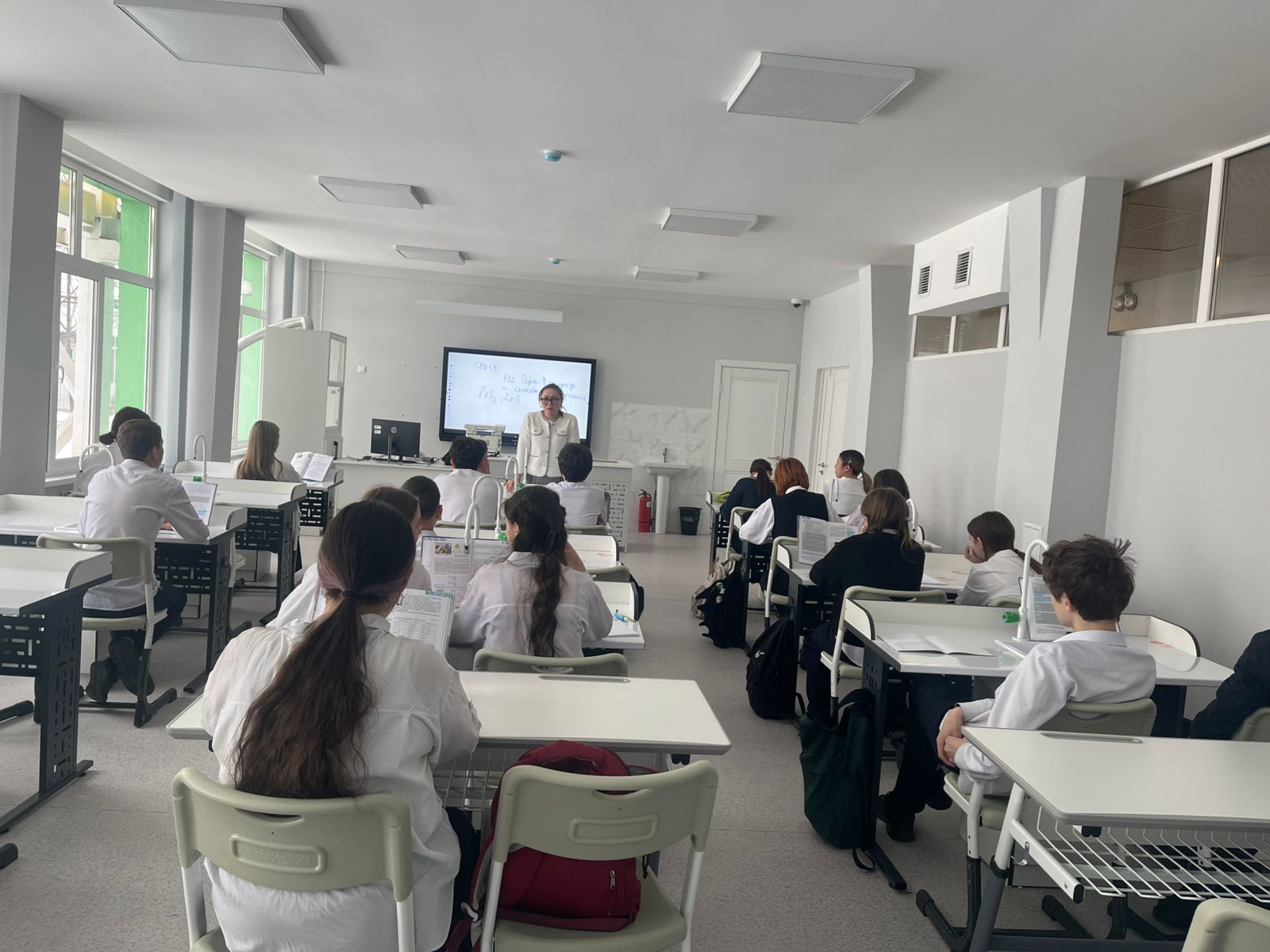 Ата-аналарға  педагогикалық қолдау көрсету орталығы.  Центр педагогической поддержки родителей.